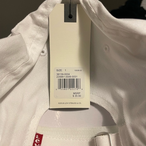 Adjustable Levi’s hat - Picture 3 of 4